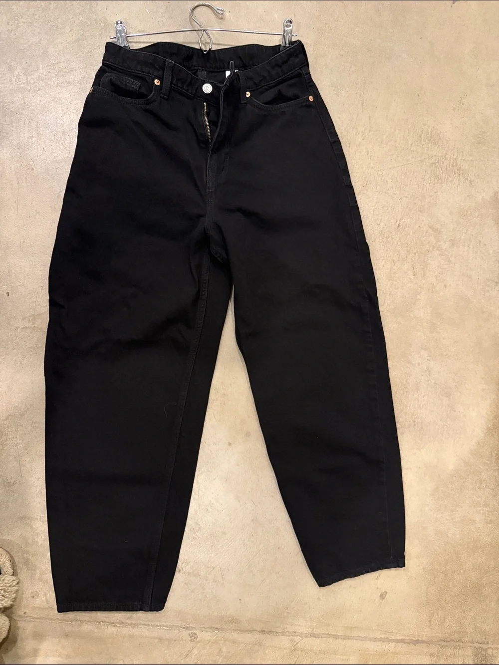 H&M &DENIM Barrel Loose-Fit High Waist Pants - Black